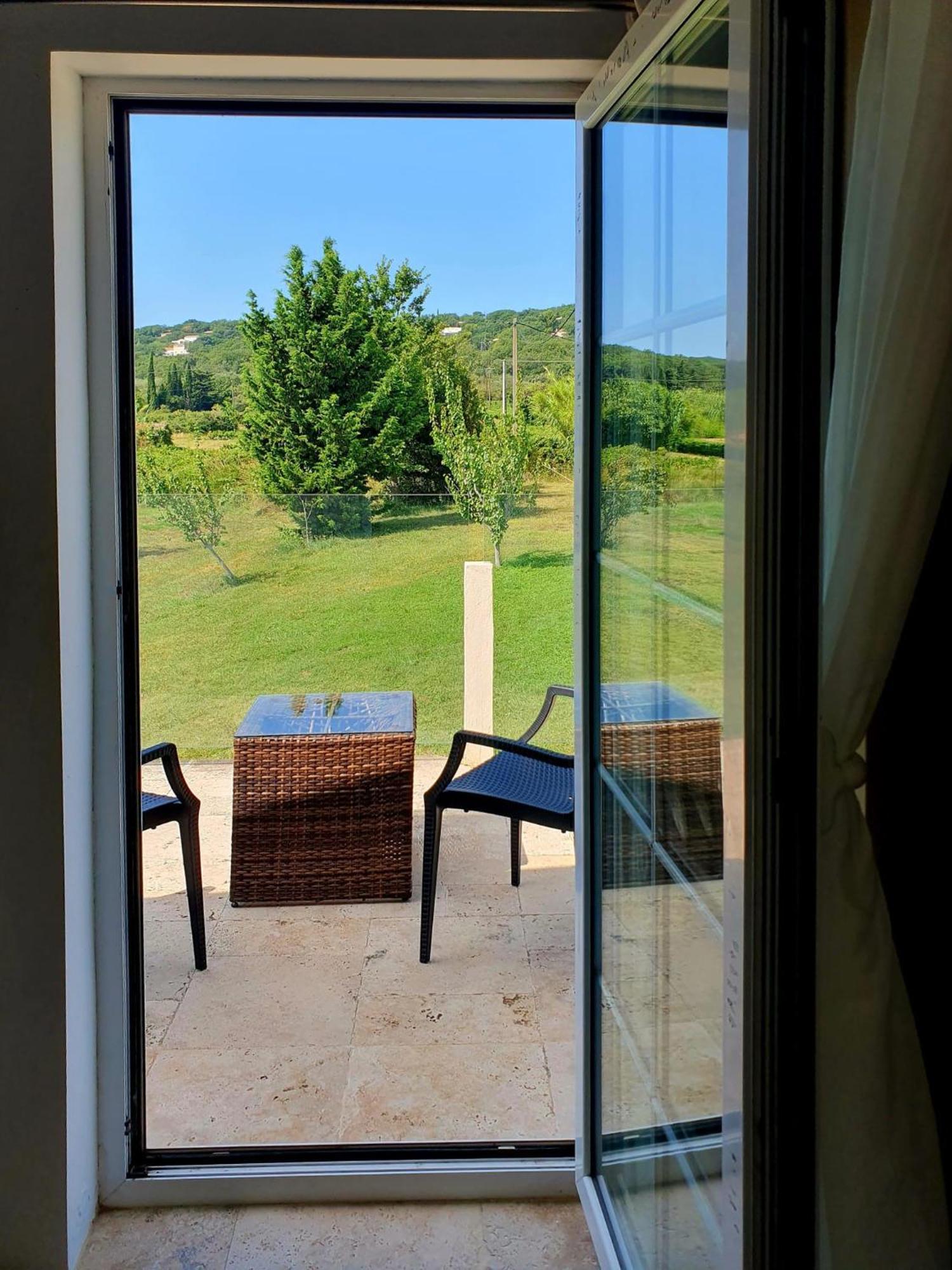 Chambre Cosy Avec Terrasse Sur La Colline Boisee, Parking Prive, Jardin, Calme, Climatisation, 10 Mn Pont Du Gard Num7 Rochefort-du-Gard Dış mekan fotoğraf